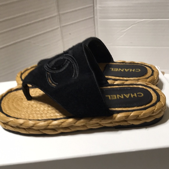 Chanel straw thong sandals. Made in Italy. EUC - Picture 5 of 12